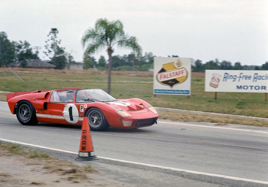  Ford GT40 (Mk II) 1965 года  (фото 60 из 118)